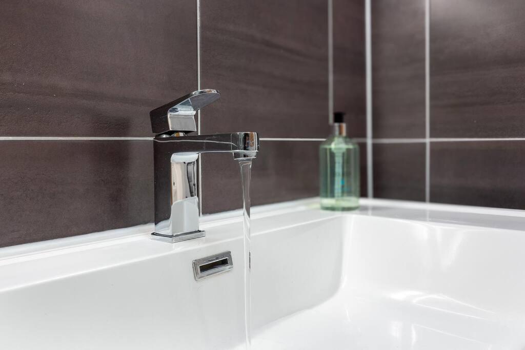 The Stylish 3-Bedroom Maisonette Retreat Стерлінг Екстер'єр фото