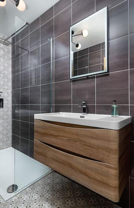 The Stylish 3-Bedroom Maisonette Retreat Стерлінг Екстер'єр фото